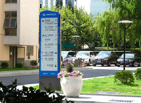  江阴哪些因素影响宣传栏的制作？